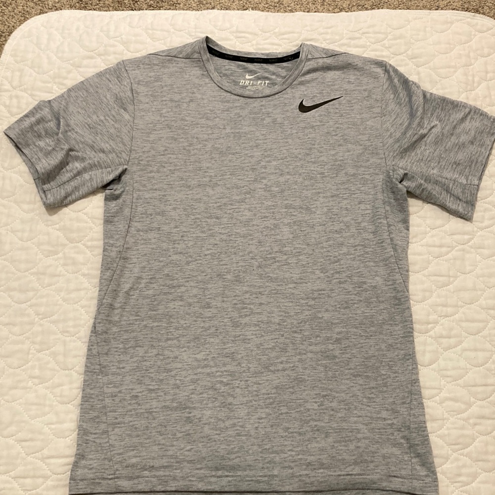 Nike Gray Short Sleeve Tee